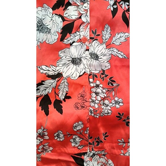 Secret Treasures Satin Pajama Set Size 2X 18/20 Red Floral Print Crop Pant - Picture 8 of 8